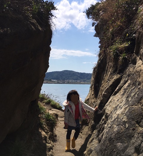 沖ノ島の洞窟探検