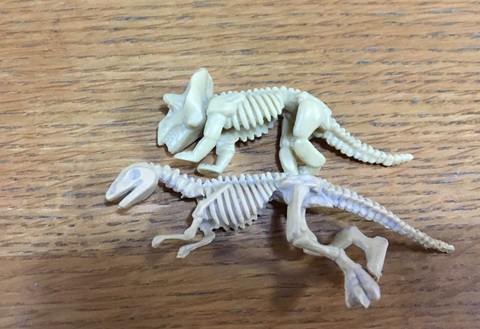 恐竜発掘玩具